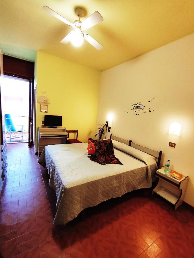 Hotel Palazzi Gabicce Mare Exterior photo